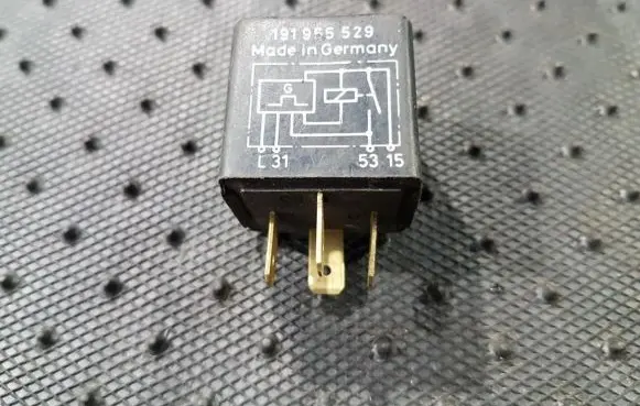 Volkswagen Golf II Other relay 191955529