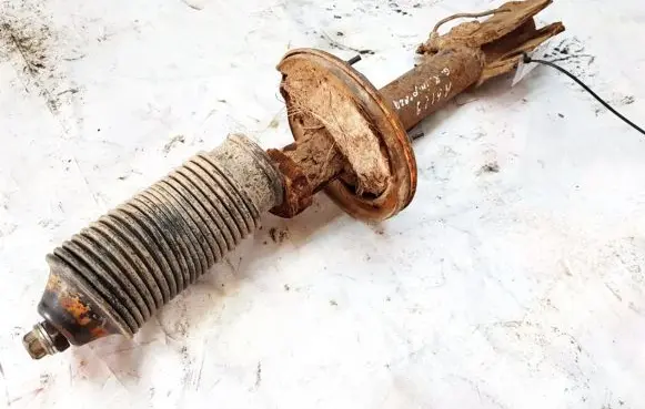 Subaru Impreza I Rear shock absorber/damper