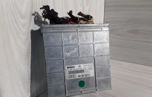 Audi A4 S4 B5 8D Engine control unit/module 0261203554555 8D0907557B