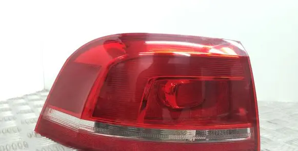 Volkswagen PASSAT B7 Rear/tail lights 3AF945095A