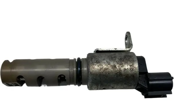 Toyota RAV 4 (XA40) Camshaft vanos timing valve 