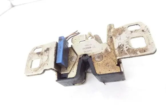 Ford Mondeo MK II Tailgate/trunk/boot lock/catch/latch 96bgF43200AA