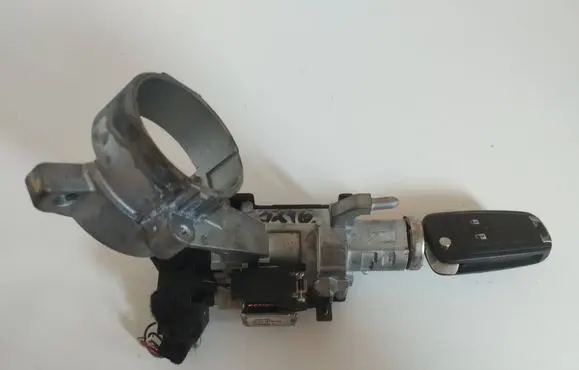 Opel Mokka Ignition lock 5901867AK 7M11101