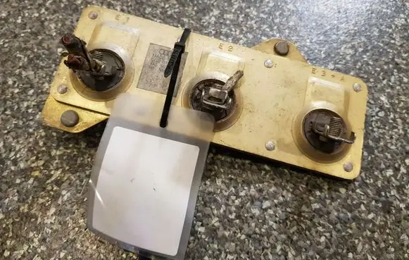Audi A6 S6 C4 4A Coolant fan relay 4A0959493A