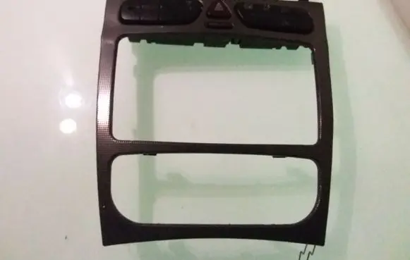 Radio/GPS head unit trim