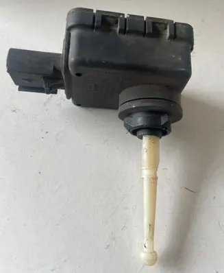 Chrysler Voyager Headlight level adjustment motor 4676678