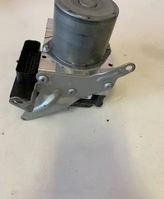 BMW X1 E84 ABS Pump 6860214 6860215