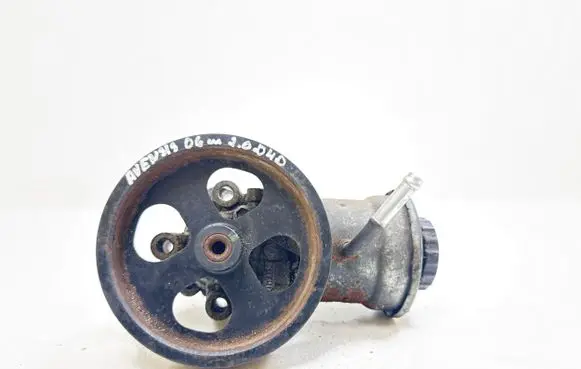 Toyota Avensis T250 Power steering pump