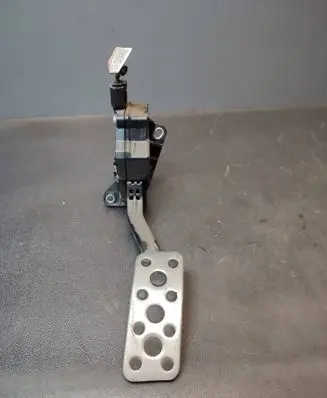 Subaru Forester SJ Accelerator throttle pedal 36010FJ070