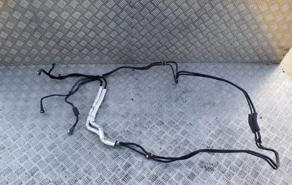 Opel Vivaro Fuel line/pipe/hose 9835425480