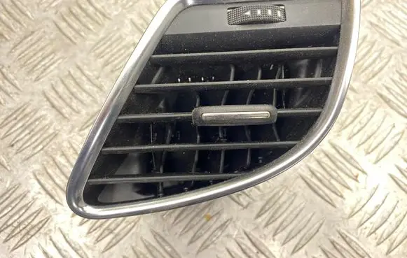 Audi A5 8T 8F Dashboard side air vent grill/cover trim 8T2820901B