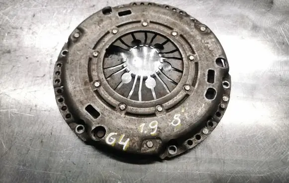 Volkswagen Golf IV Pressure plate 038141025D