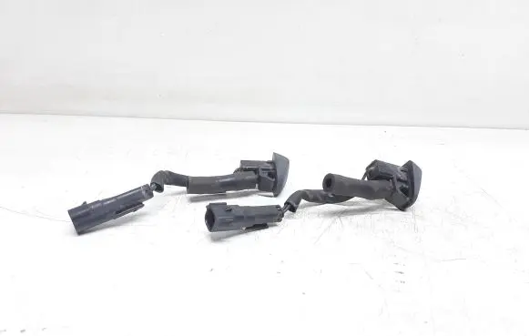 Volvo XC60 Windshield washer spray nozzle 