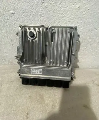 BMW 5 G30 G31 Engine control unit/module 8740357 031061679 0261S19972