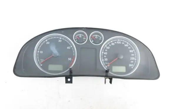 Volkswagen PASSAT B5.5 Speedometer (instrument cluster) 3B0920807A
