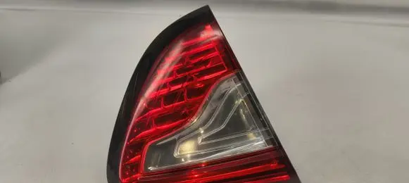 Renault Captur Tailgate rear/tail lights 265554078R