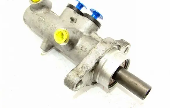 Volkswagen Transporter - Caravelle T5 Master brake cylinder 03339005512
