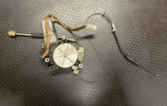 Honda CR-V Rear door window regulator motor