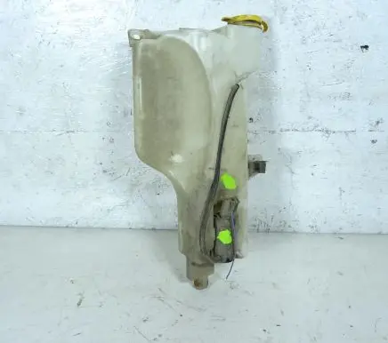 Ford Ranger Windshield washer fluid reservoir/tank UR5667480