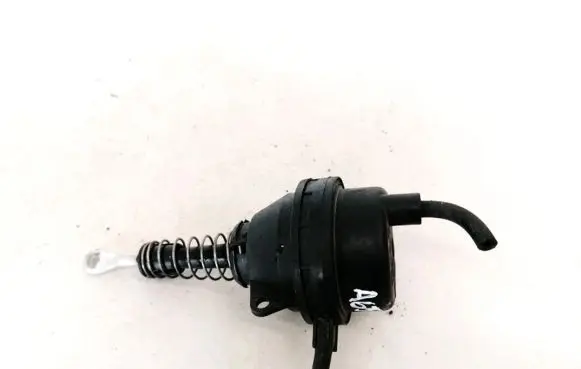 Volkswagen PASSAT B4 Valve vacuum 