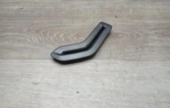 Volvo V50 Seat belt trim 8665745