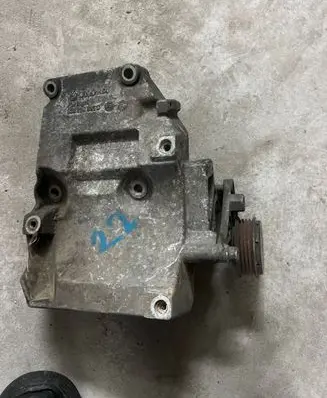 Audi A4 S4 B6 8E 8H A/C compressor mount bracket 038260885C P0549
