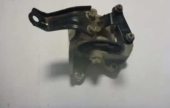 Suzuki SX4 S-Cross Engine mount vacuum valve 