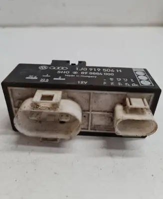 Volkswagen Bora Coolant fan relay 1J0919506H 898884000