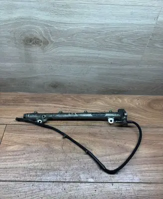 Mercedes-Benz C W203 Fuel main line pipe A6110700095