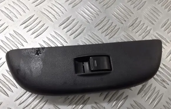 Toyota Yaris Quarter vent window switch 