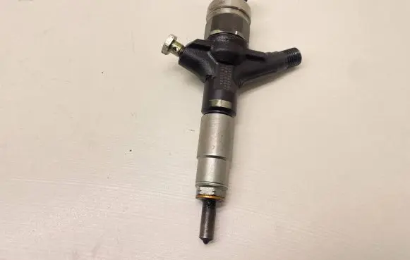 Subaru Forester SH Fuel injector 16613AA020 DENSO7890 09K12584