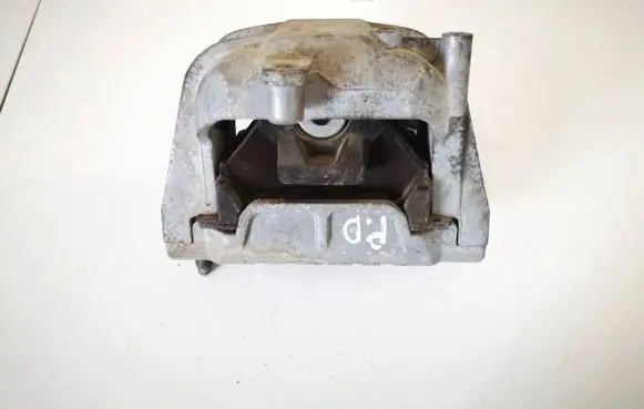 Skoda Yeti (5L) Engine mount bracket 1k0199262