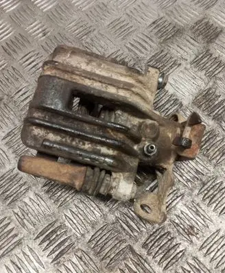 Volkswagen PASSAT B5 Rear brake caliper