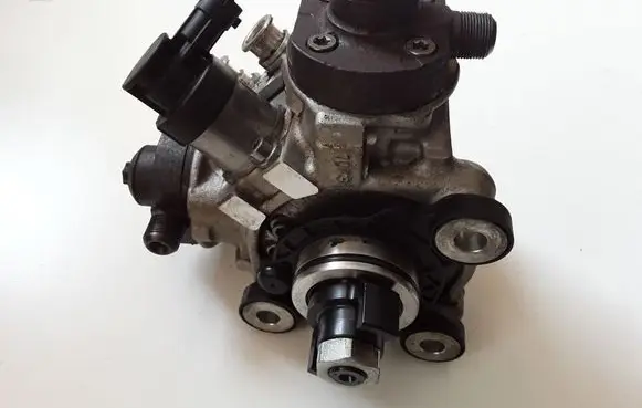 Volvo XC60 Fuel injection high pressure pump 31272896