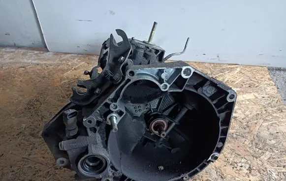 Fiat Punto (188) Manual 5 speed gearbox 