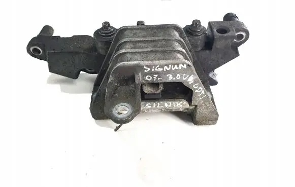 Opel Signum Engine mount bracket