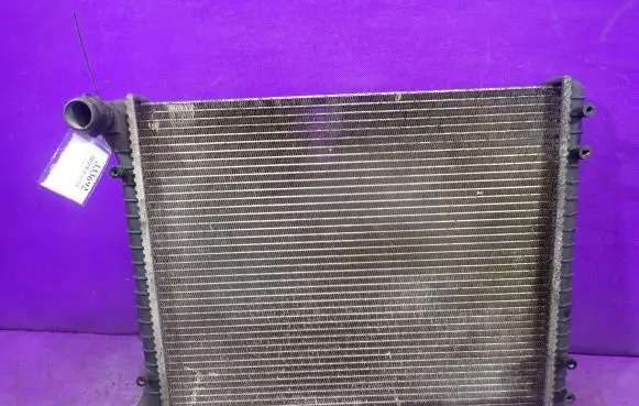 Audi A2 Coolant radiator 8z0121251d