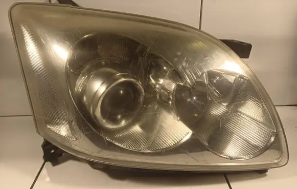 Toyota Avensis T250 Headlight/headlamp 8596705010 3900016338 12V24W280