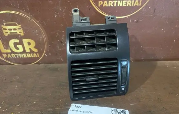 Volkswagen Touran I Dashboard side air vent grill/cover trim 1T0819703A