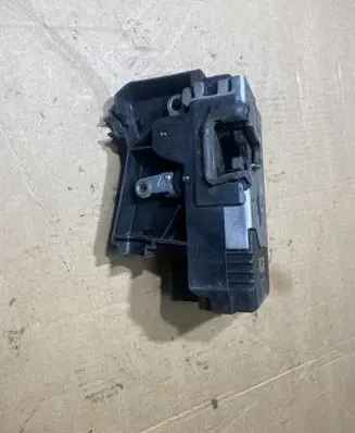 Renault Trafic II (X83) Loading door lock 8200282303