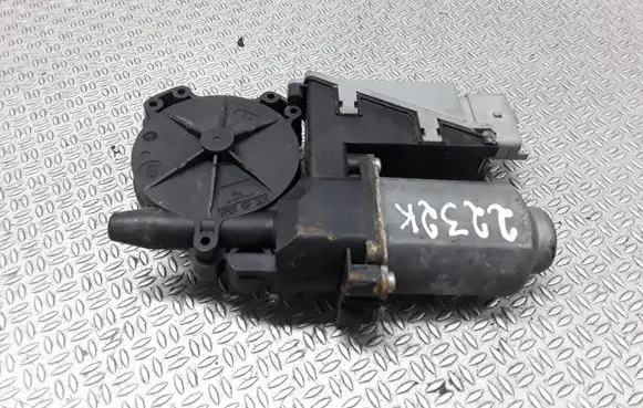 Citroen C3 Front door window regulator motor 