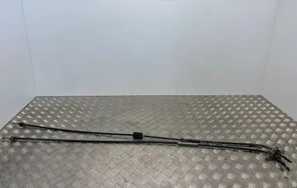 Handbrake/parking brake wiring cable