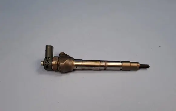 Audi A6 S6 C7 4G Fuel injector 04L130277AE