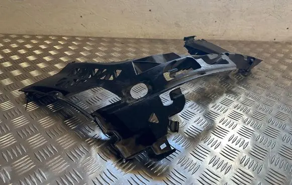 Mercedes-Benz C W204 Front bumper mounting bracket A2048850865