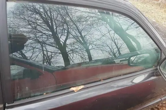 Volkswagen Corrado Front door window/glass (coupe) 535845022A