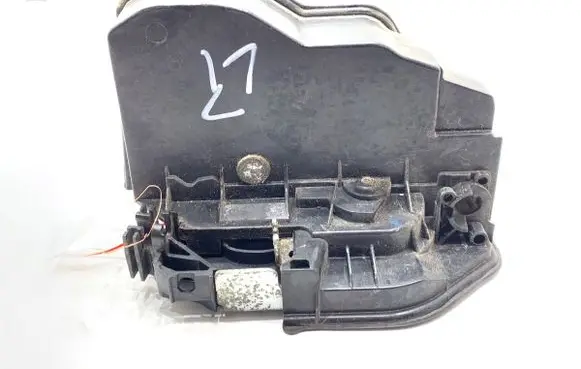 BMW 4 F32 F33 Front door lock 7229461
