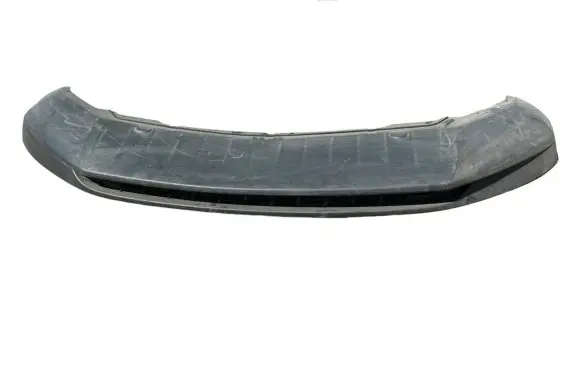 Front bumper lip