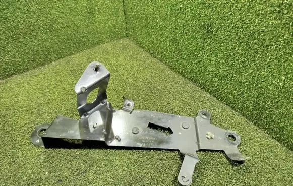 Fiat Scudo Bracket in trunk/boot 9806598980 KA124229000105