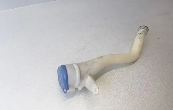 Volvo XC90 Window washer liquid tank fill tube 30663278