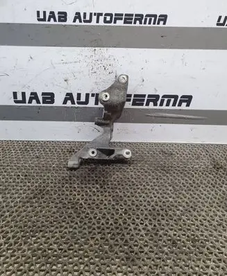 Nissan Qashqai EGR valve cooler bracket 147174072R